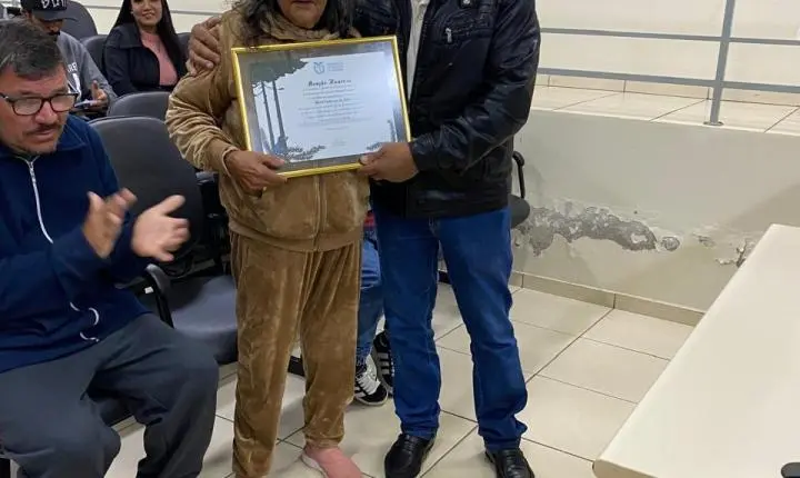 Homenagem na Câmara de Jardim Alegre reconhece trajetória de Dona Maria Poderosa 