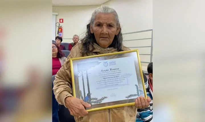Homenagem na Câmara de Jardim Alegre reconhece trajetória de Dona Maria Poderosa 
