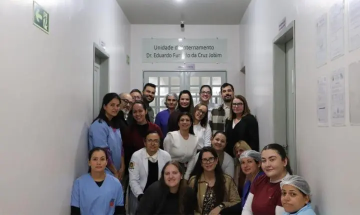 Hospital Municipal de Jardim Alegre presta homenagem e Unidade de internamento recebe nome de médico Eduardo Jobim