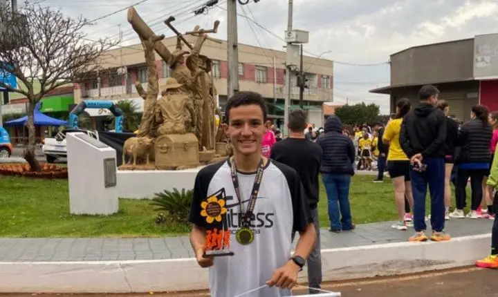 Lucas Matheus conquista 1º lugar na Corrida Juntos Pela Infância em Jardim Alegre