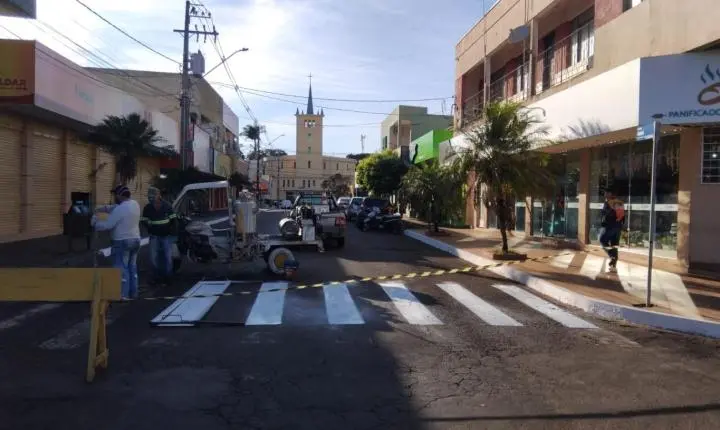 Pintura de vias avança e interdições seguem em Jardim Alegre 